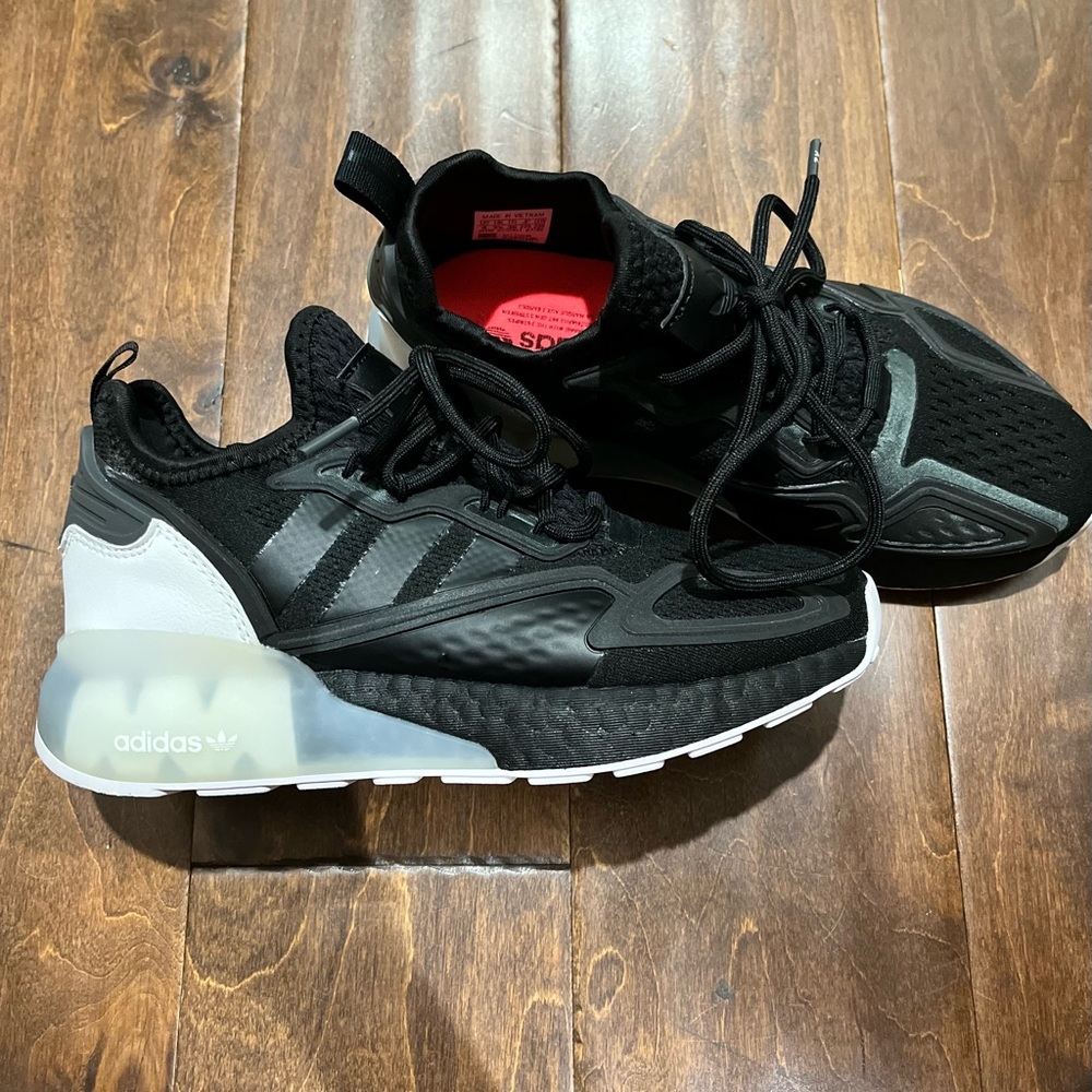 NWOT Youth Size 4 ADIDAS ZX 2K Boost Core Black White athletic shoes